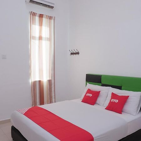 Oyo 90005 Dc Villa Guest House Kuala Rompin Εξωτερικό φωτογραφία