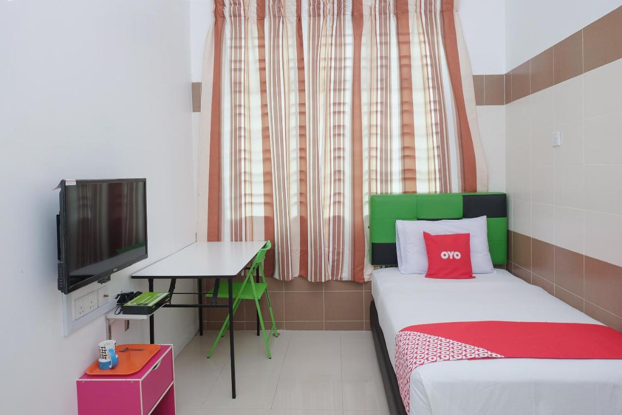 Oyo 90005 Dc Villa Guest House Kuala Rompin Εξωτερικό φωτογραφία