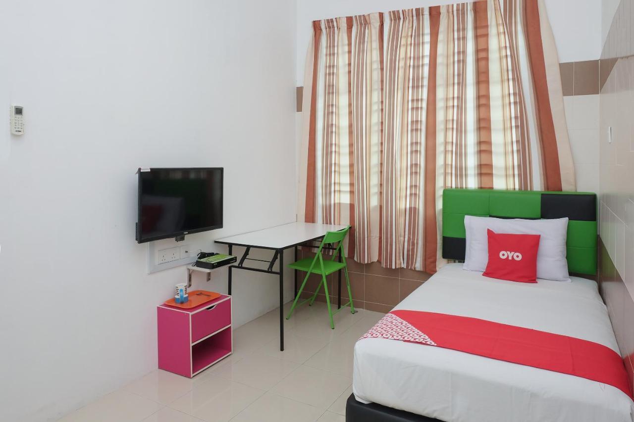 Oyo 90005 Dc Villa Guest House Kuala Rompin Εξωτερικό φωτογραφία